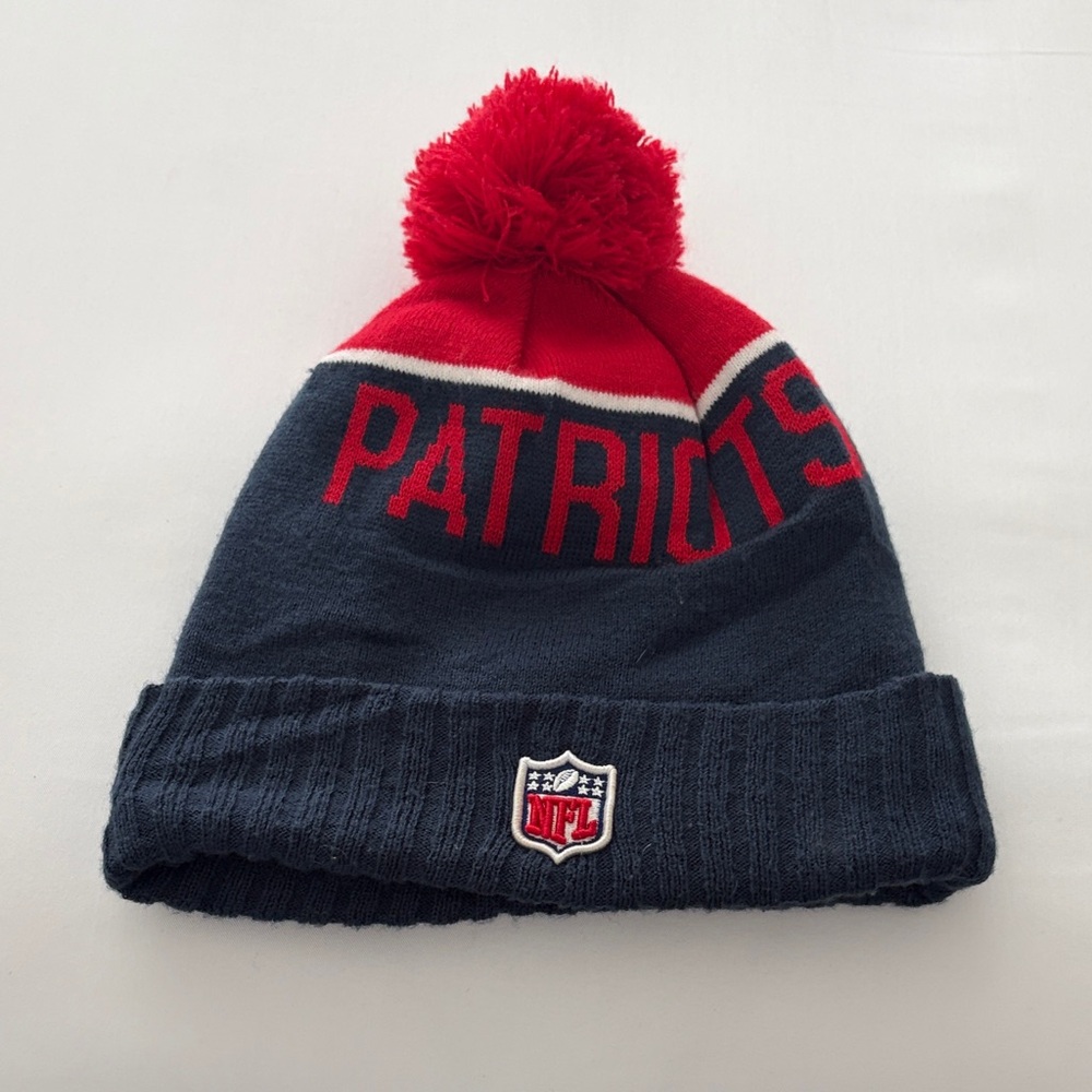 NFL Patriots Knit Pom Beanie in Navy and Red